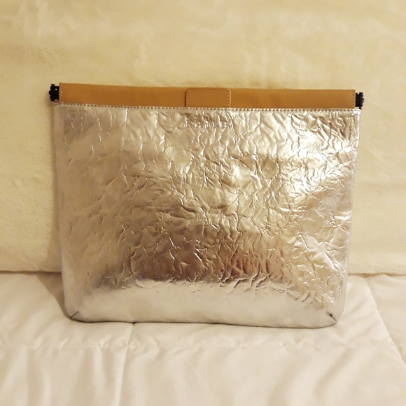 The Fallon Clutch - Picture 6 of 12